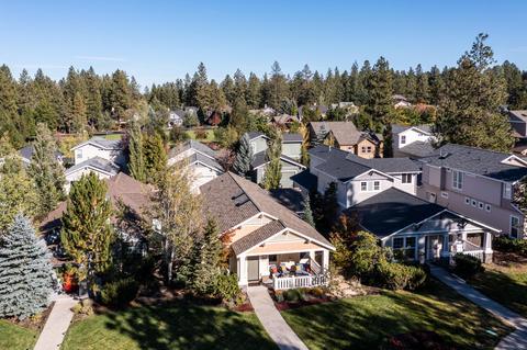 61574 Devils Lake Dr, Bend, OR 97702 photo 2