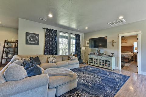 1080 Lexington Dr, Eagle Point, OR 97524 photo 10