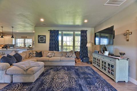 1080 Lexington Dr, Eagle Point, OR 97524 photo 12