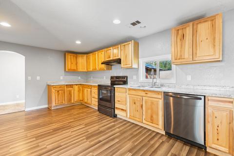 140 Daryl Ln, Eagle Point, OR 97524 photo 7
