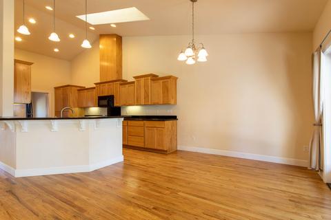 45 Broken Stone Way, Eagle Point, OR 97524 photo 5