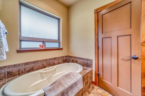 20935 Vail Run Ct, Bend, OR 97702 photo 19