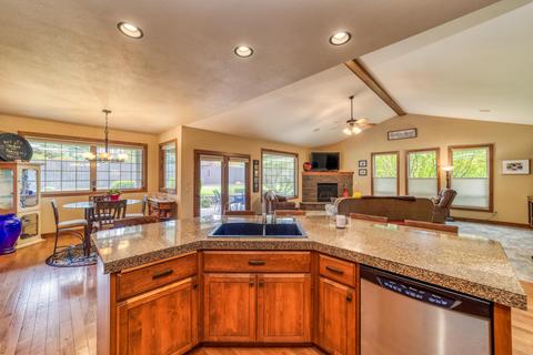 20935 Vail Run Ct, Bend, OR 97702 photo 8