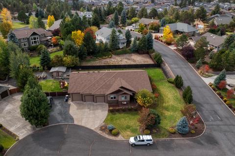 20935 Vail Run Ct, Bend, OR 97702 photo 2