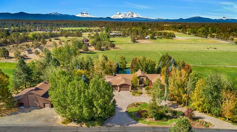 18575 Couch Market Rd, Bend, OR 97703 photo 2