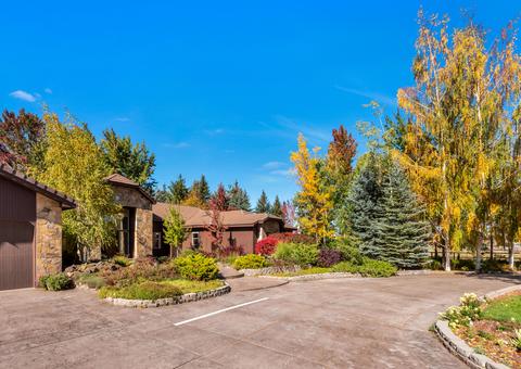 18575 Couch Market Rd, Bend, OR 97703 photo 4