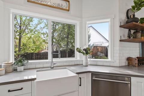 368 SE Soft Tail Loop, Bend, OR 97702 photo 11
