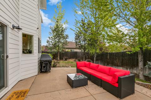 368 SE Soft Tail Loop, Bend, OR 97702 photo 35