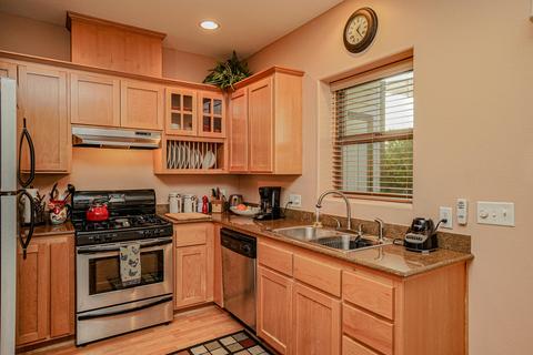 159 Casey Way, Central Point, OR 97502 photo 4