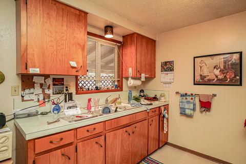 308-312 Third St, Phoenix, OR 97535 photo 7