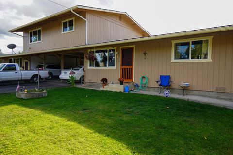 308-312 Third St, Phoenix, OR 97535 photo 2