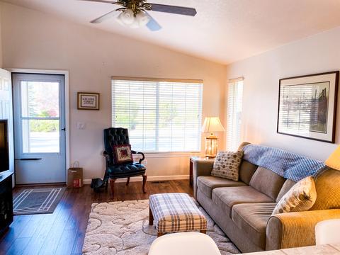 21084 NE High Desert Ln, Bend, OR 97701 photo 3