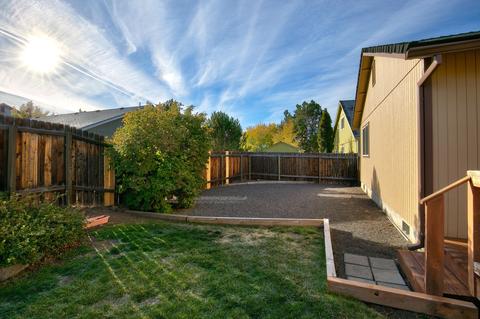 21084 NE High Desert Ln, Bend, OR 97701 photo 2