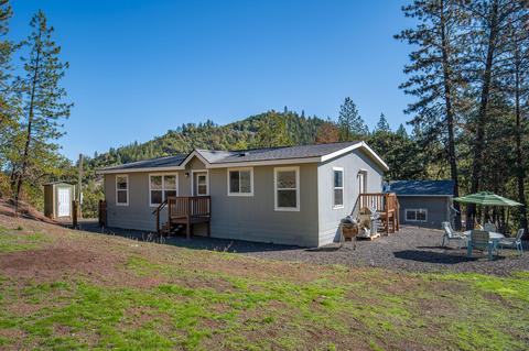 2417 Crowfoot Rd, Eagle Point, OR 97524 photo 2