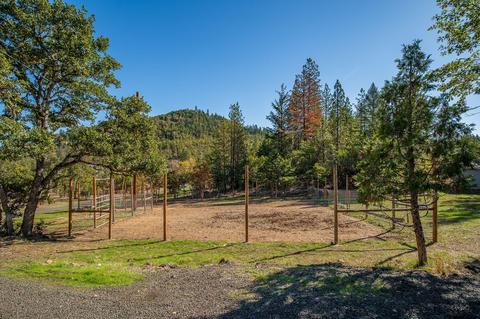 2417 Crowfoot Rd, Eagle Point, OR 97524 photo 29