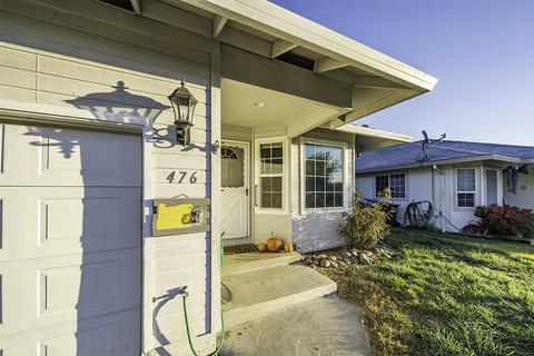 476 Minerva Ave, Eagle Point, OR 97524 photo 1