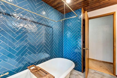 1111 NE Burnside Ave, Bend, OR 97701 photo 15