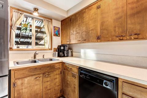 1111 NE Burnside Ave, Bend, OR 97701 photo 7