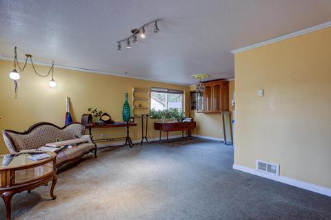19455 Apache Rd, Bend, OR 97702 photo 3