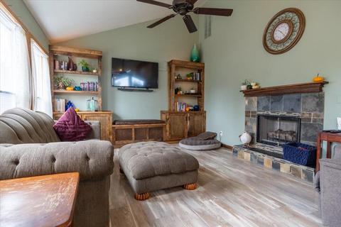 596 NE Brush Ct, Bend, OR 97701 photo 6