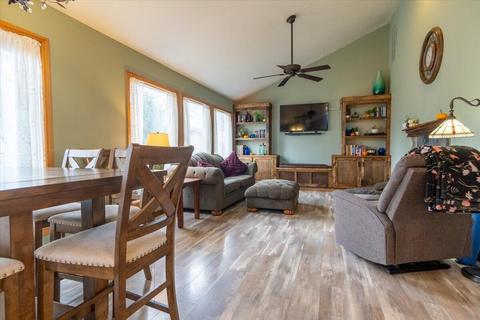 596 NE Brush Ct, Bend, OR 97701 photo 4