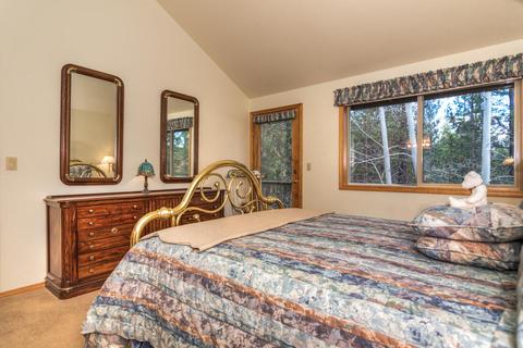 57639 Red Cedar Ln, Sunriver, OR 97707 photo 12
