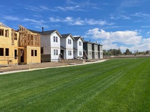 3704 NE Petrosa Ave, Bend, OR 97701 photo 1