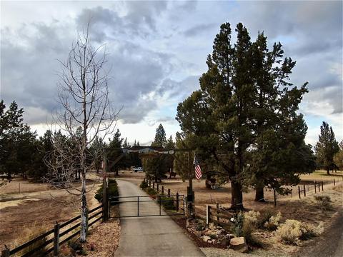 66895 West St, Bend, OR 97703 photo 2