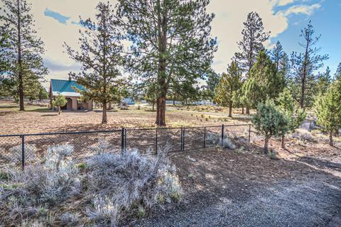 22170 Calgary Dr, Bend, OR 97702 photo 3