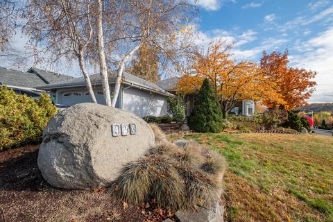 426 Phyllis Dr, Eagle Point, OR 97524 photo 2