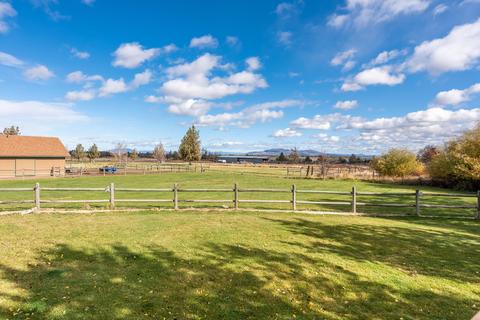 63242 Peterman Ln, Bend, OR 97701 photo 8