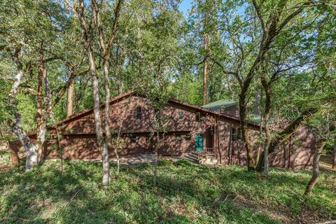 1776 Rogue River Dr, Eagle Point, OR 97524 photo 4