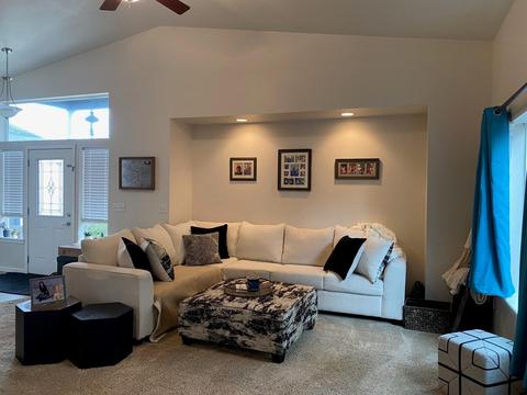 312 Live Oak Loop, Central Point, OR 97502 photo 3