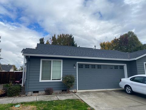 312 Live Oak Loop, Central Point, OR 97502 photo 1