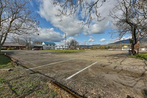 115 N Main St, Phoenix, OR 97535 photo 7