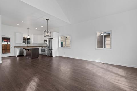 320 Everett Way, Talent, OR 97540 photo 6