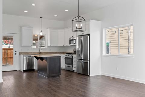320 Everett Way, Talent, OR 97540 photo 7