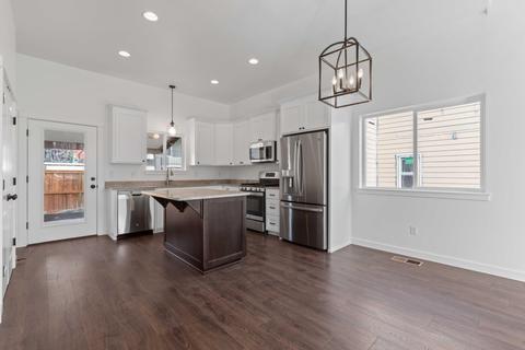 320 Everett Way, Talent, OR 97540 photo 10