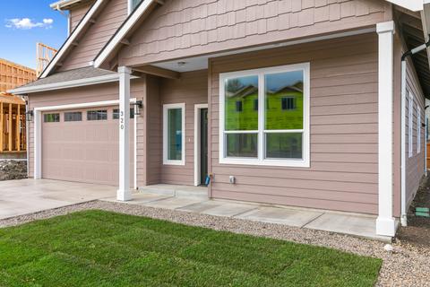320 Everett Way, Talent, OR 97540 photo 2
