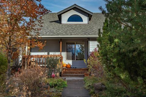 916 NW Ogden Ave, Bend, OR 97703 photo 1