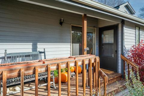916 NW Ogden Ave, Bend, OR 97703 photo 3