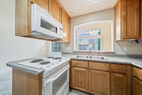 333 Live Oak Loop, Central Point, OR 97502 photo 9
