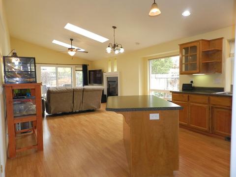 648 Benjamin Way, Phoenix, OR 97535 photo 4