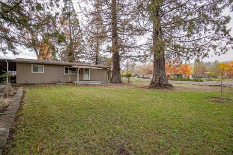 3634 Grant Rd, Central Point, OR 97502 photo 2
