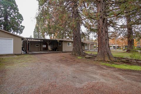 3634 Grant Rd, Central Point, OR 97502 photo 4