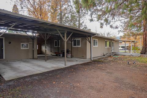 3634 Grant Rd, Central Point, OR 97502 photo 5