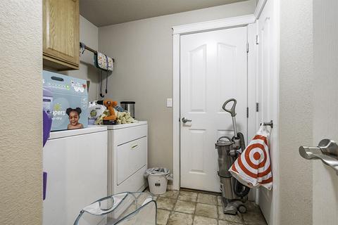 889 Win Way, Eagle Point, OR 97524 photo 19