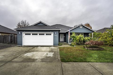 889 Win Way, Eagle Point, OR 97524 photo 1