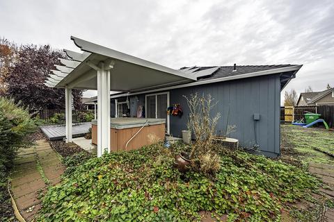 889 Win Way, Eagle Point, OR 97524 photo 25