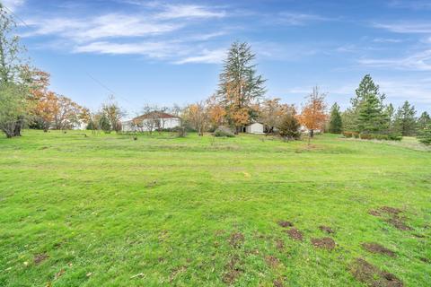 300 Riley Rd, Eagle Point, OR 97524 photo 31